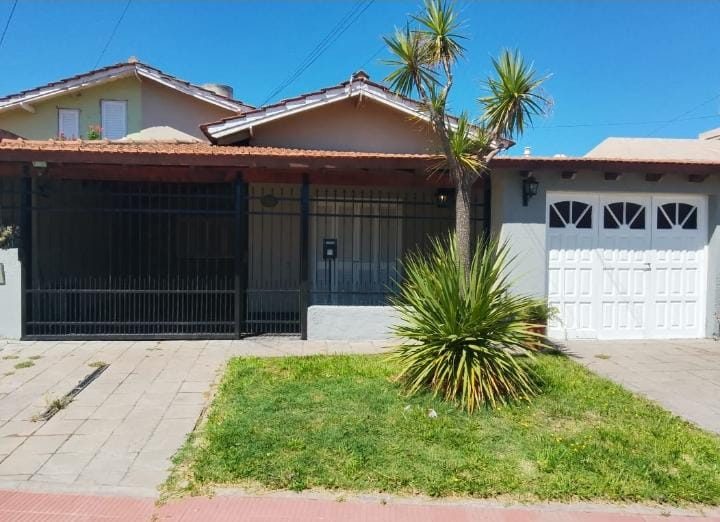 CASA A 200 METROS DEL MAR